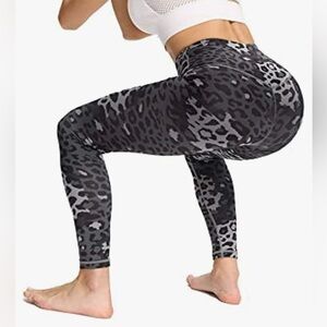Women’s NWOT Medium Size Workout Leggings Track Pants Workout Yoga Pants